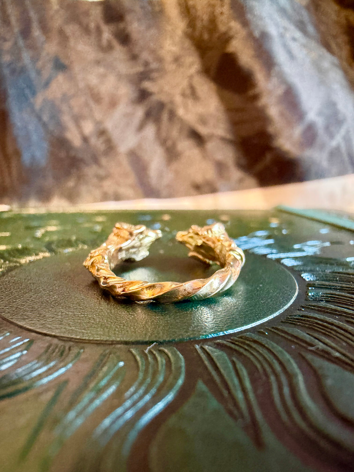 Double Ram Head Ring